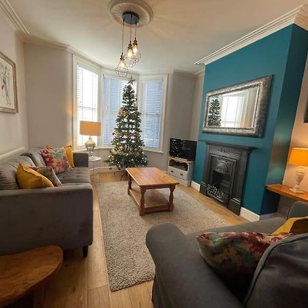Gloucester Rd 2 Mins Away - Fab, New, Trendy House بريستول المظهر الخارجي الصورة