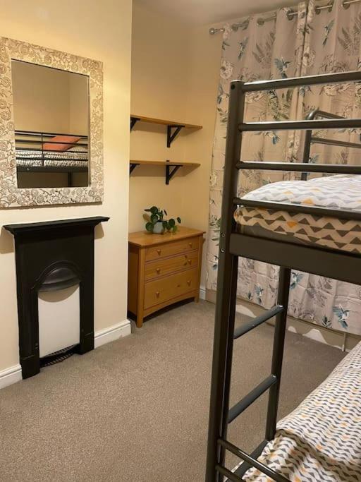 Gloucester Rd 2 Mins Away - Fab, New, Trendy House بريستول المظهر الخارجي الصورة