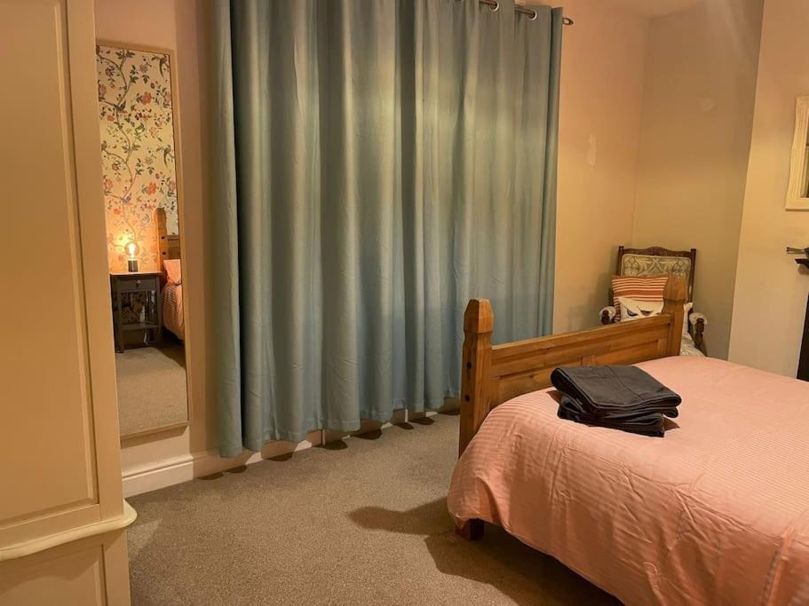 Gloucester Rd 2 Mins Away - Fab, New, Trendy House بريستول المظهر الخارجي الصورة
