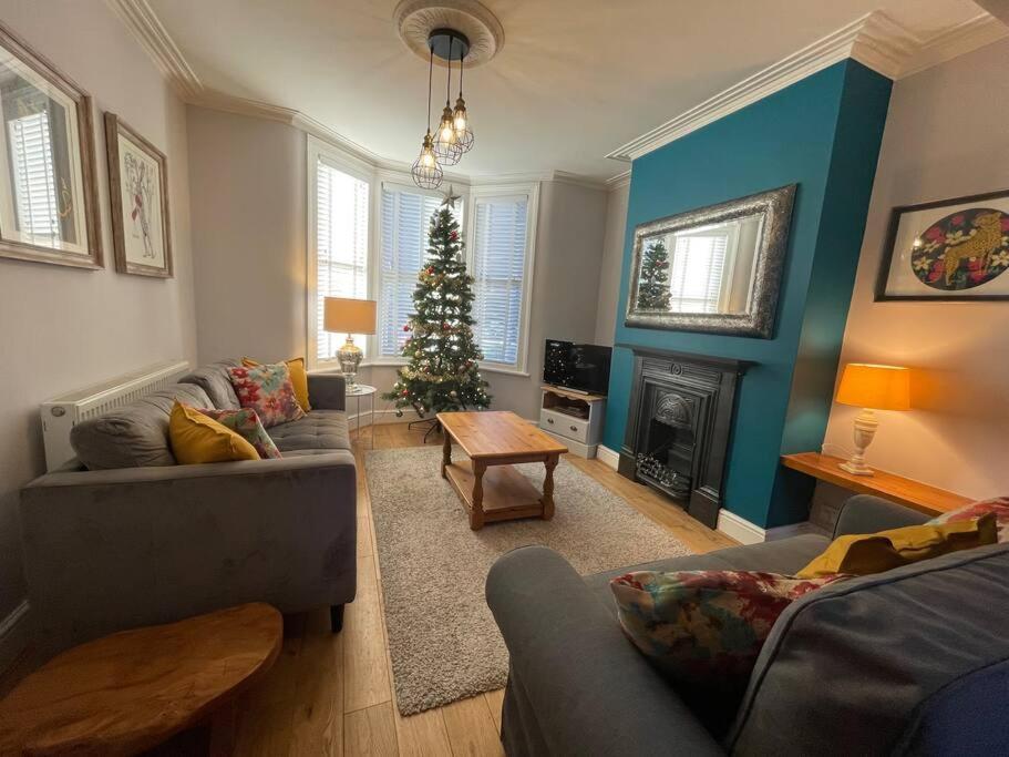 Gloucester Rd 2 Mins Away - Fab, New, Trendy House بريستول المظهر الخارجي الصورة