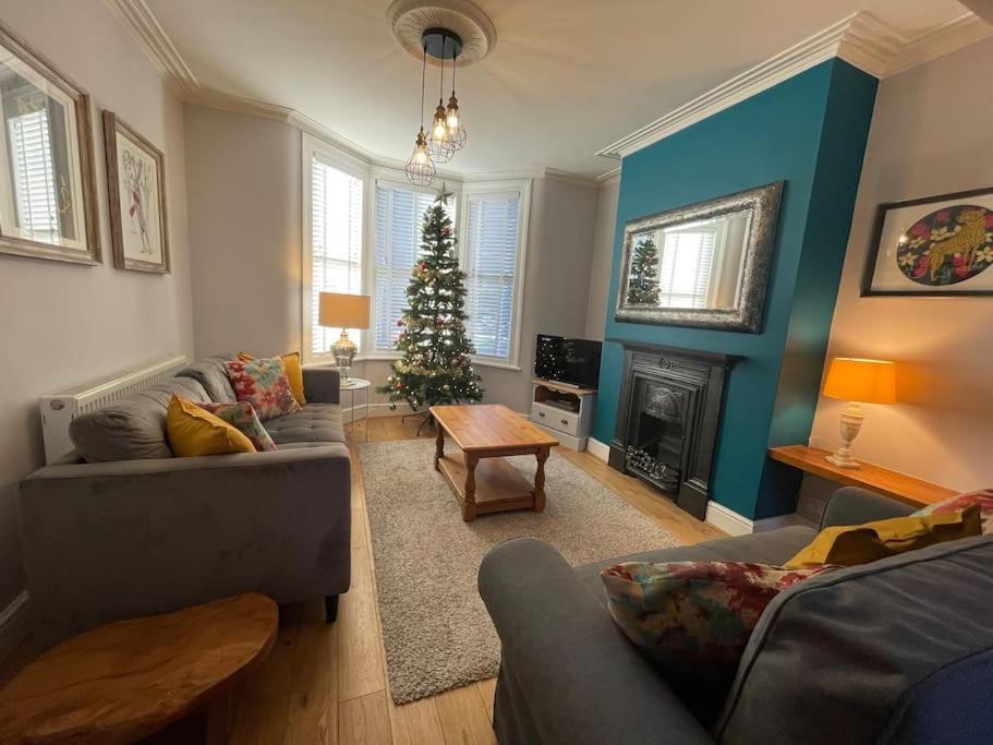 Gloucester Rd 2 Mins Away - Fab, New, Trendy House بريستول المظهر الخارجي الصورة