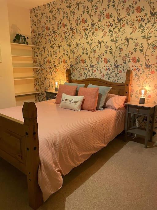 Gloucester Rd 2 Mins Away - Fab, New, Trendy House بريستول المظهر الخارجي الصورة